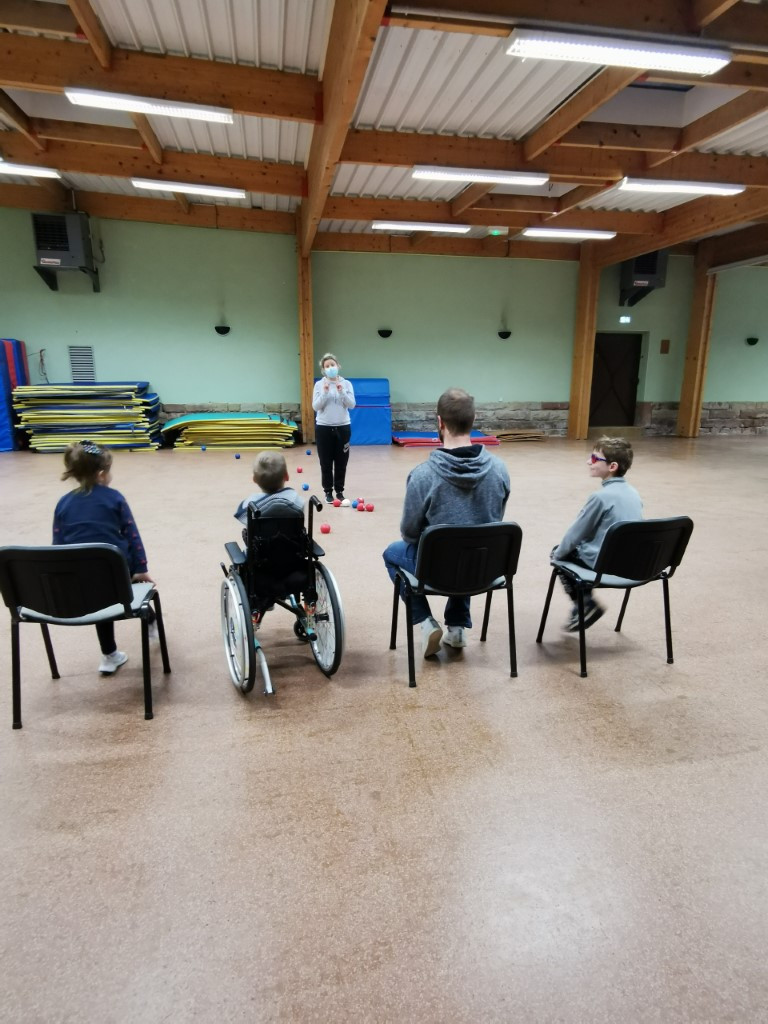 Séance de boccia et lancer de vortex à la Handi'School